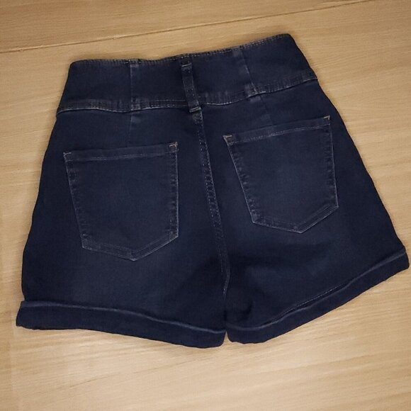 No Boundaries Girls Juniors Stretchy Denim Shorts 1 - Picture 2 of 5